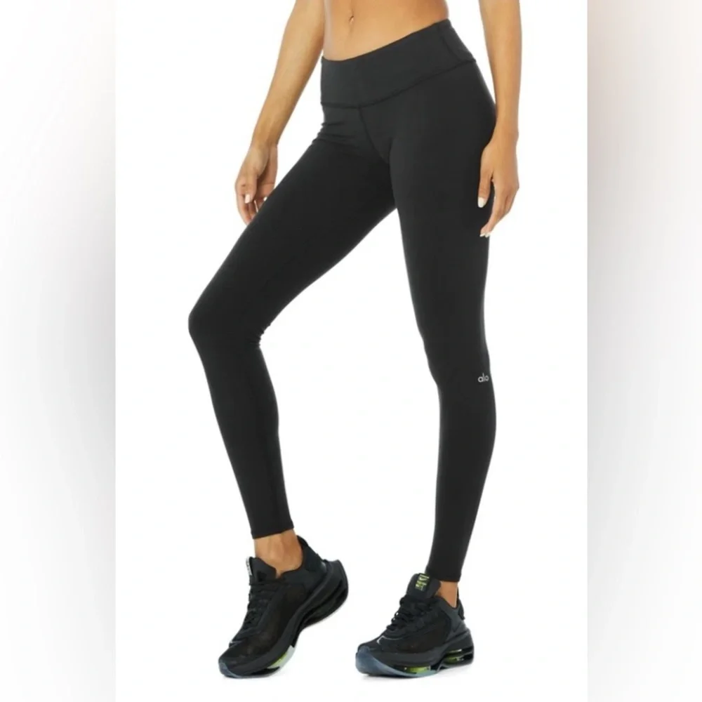 ALO Yoga Airbrush Leggings Full Length in Black Size Medium